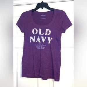 Old Navy women’s purple t-shirt (small)